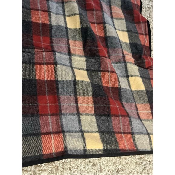 Pendleton Roll Up 100% Wool Nylon Backed Camp Picnic Blanket Red & Yellow Plaid - Picture 7 of 14